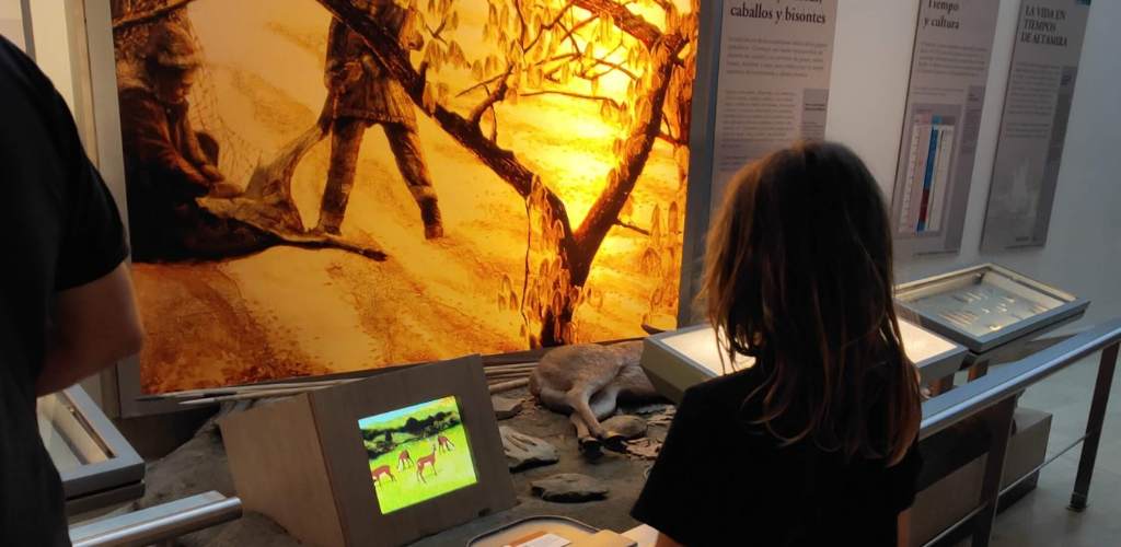 Aprender la prehistoria en la cueva de Altamira